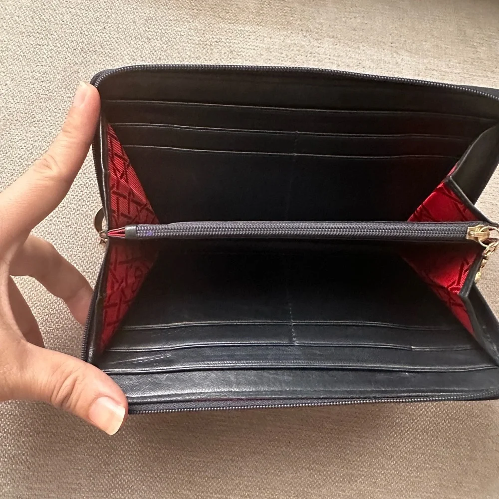Dior Black Quilted Wallet Sophisticated Design